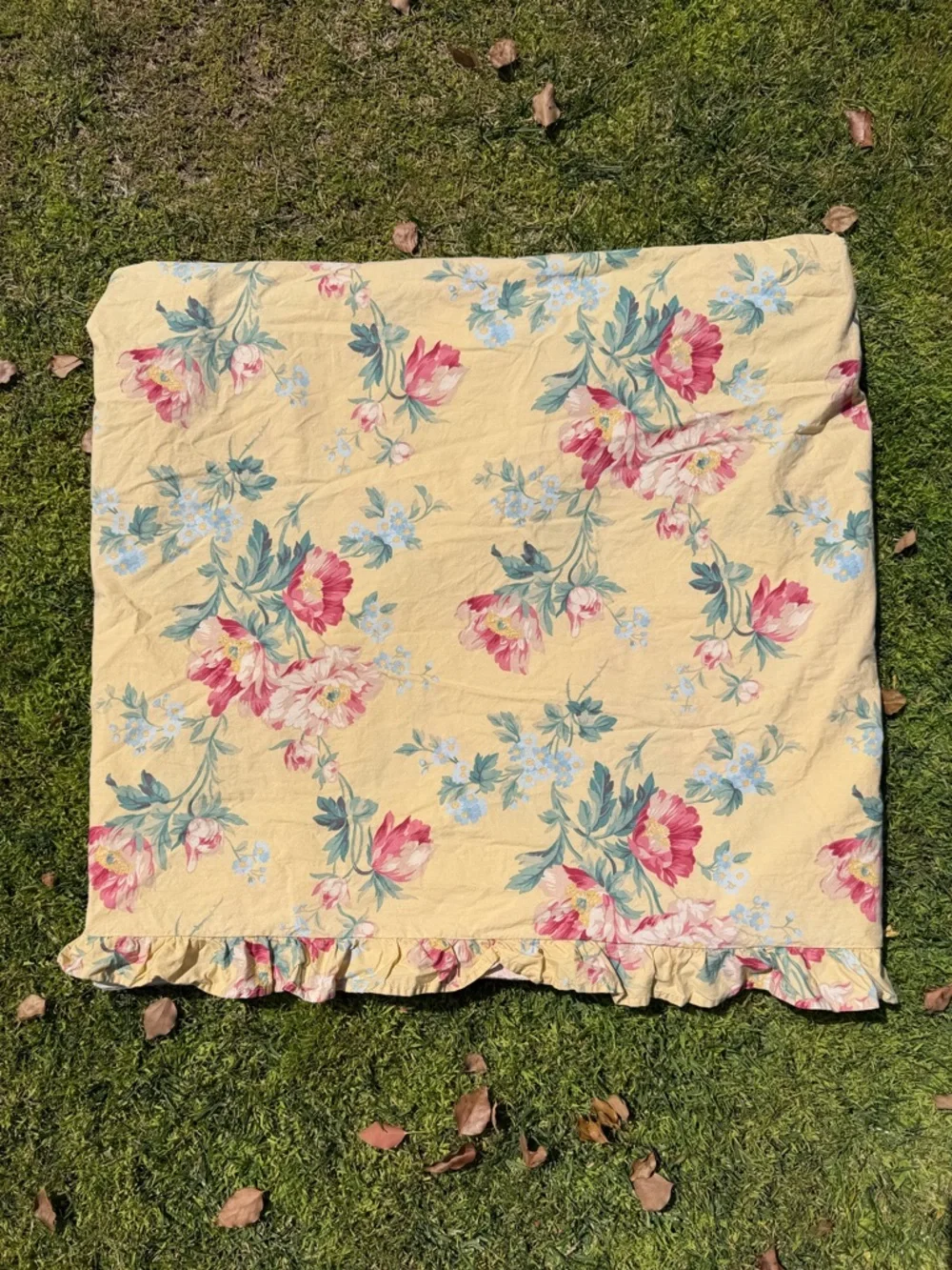 Vintage Ralph Lauren Parsonage Lane Ruffled King Flat Sheet Yellow Floral GUC